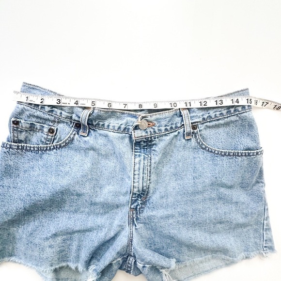 Vintage Levi's Cut Off‎ Shorts Light wash - Waist 30" - Picture 3 of 6
